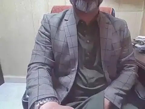 hairymaster95 online show from 11-28-25, 04:04