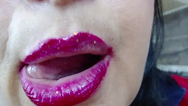 Snapshot of Kerly_Doll chatting on 01-15-25, 06:29 Kerly Doll online show from 01-15-25, 06:29