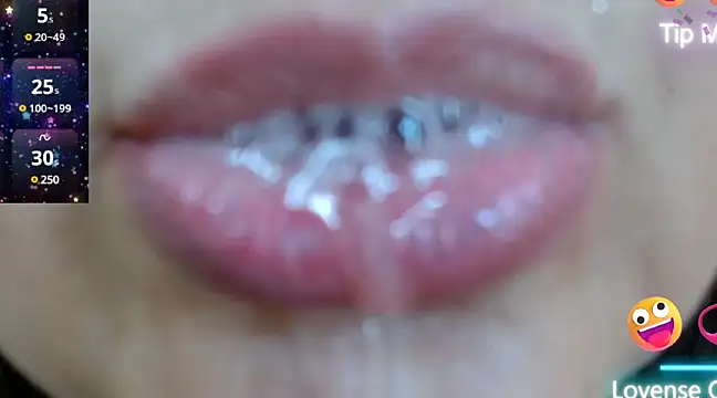 Snapshot of Kerly_Doll chatting on 01-24-25, 09:05 Kerly Doll online show from 01-24-25, 09:05