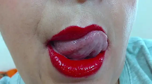 Snapshot of Kerly_Doll chatting on 02-14-25, 12:19 Kerly Doll online show from 02-14-25, 12:19