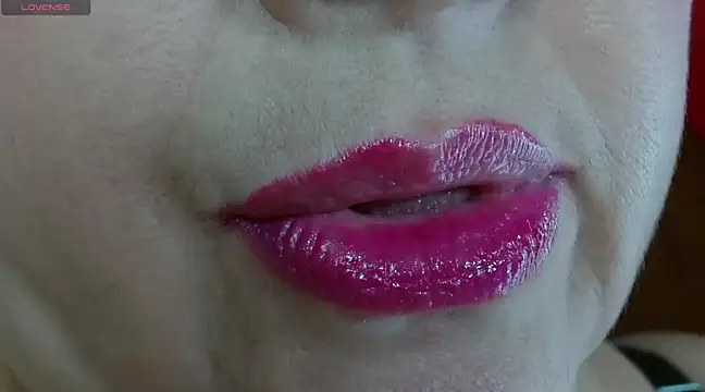 Snapshot of Kerly_Doll chatting on 02-15-25, 09:48 Kerly Doll online show from 02-15-25, 09:48