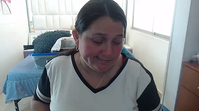 Snapshot of Kerly_Doll chatting on 05-25-26, 07:42 Kerly Doll online show from 05-25-26, 07:42