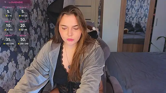 Snapshot of _momiji_ chatting on 02-06-26, 10:29 momiji online show from 02-06-26, 10:29