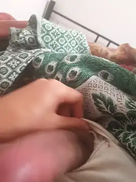 Ummfuss1 online show from 12-17-24, 02:44