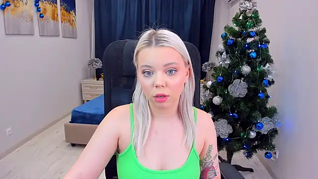 Snapshot of EnergyBunny_1 chatting on 12-28-24, 10:34 EnergyBunny 1 online show from 12-28-24, 10:34