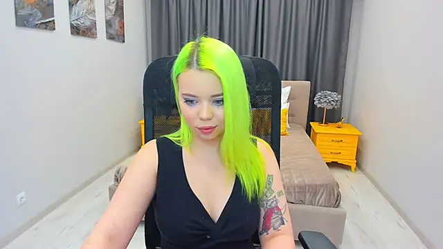 Snapshot of EnergyBunny_1 chatting on 02-15-25, 11:47 EnergyBunny 1 online show from 02-15-25, 11:47