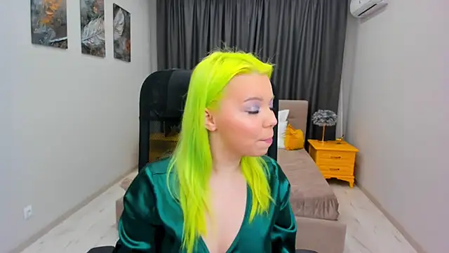 Snapshot of EnergyBunny_1 chatting on 03-04-25, 05:13 EnergyBunny 1 online show from 03-04-25, 05:13