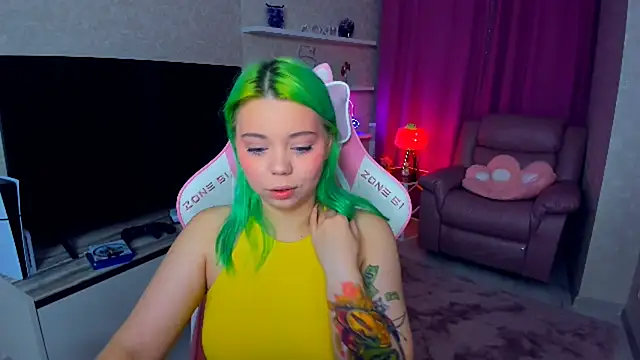 Snapshot of EnergyBunny_1 chatting on 09-15-25, 07:14 EnergyBunny 1 online show from 09-15-25, 07:14