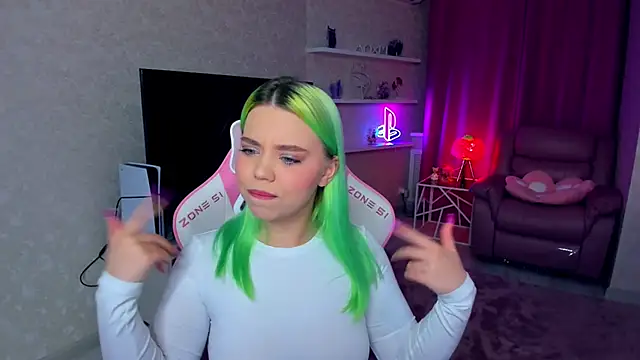 Snapshot of EnergyBunny_1 chatting on 10-22-25, 05:24 EnergyBunny 1 online show from 10-22-25, 05:24