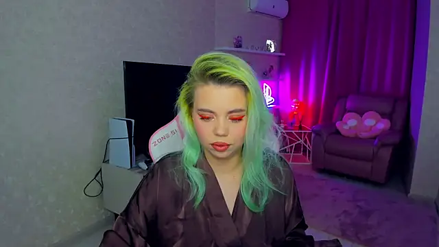 Snapshot of EnergyBunny_1 chatting on 11-12-25, 05:13 EnergyBunny 1 online show from 11-12-25, 05:13