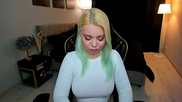 Snapshot of EnergyBunny_1 chatting on 11-28-25, 07:38 EnergyBunny 1 online show from 11-28-25, 07:38