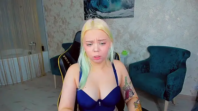 Snapshot of EnergyBunny_1 chatting on 11-30-25, 07:29 EnergyBunny 1 online show from 11-30-25, 07:29