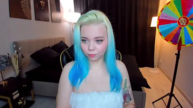 Snapshot of EnergyBunny_1 chatting on 12-05-25, 07:43 EnergyBunny 1 online show from 12-05-25, 07:43