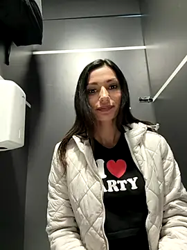  MiaQueen  online show from 10-06-25, 09:45