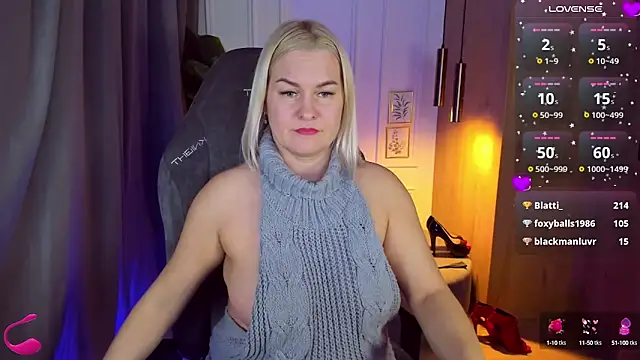 Snapshot of YolandaKiss chatting on 02-20-25, 08:03 YolandaKiss online show from 02-20-25, 08:03