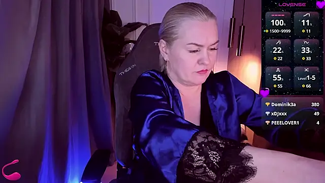 Snapshot of YolandaKiss chatting on 02-26-25, 07:53 YolandaKiss online show from 02-26-25, 07:53