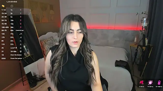 Snapshot of KylieMellow chatting on 06-14-26, 05:31 KylieMellow online show from 06-14-26, 05:31