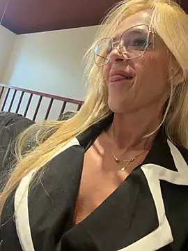 Reyna63 online show from 05-22-26, 06:13