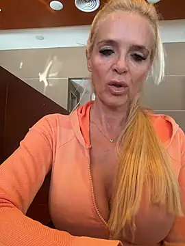 Reyna63 online show from 06-19-26, 06:01