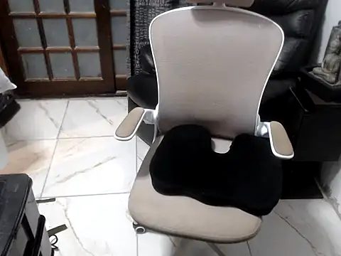 Snapshot of BarucRj chatting on 12-19-25, 04:08 BarucRj online show from 12-19-25, 04:08