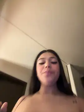 Alyshanon18 online show from 01-08-25, 09:42