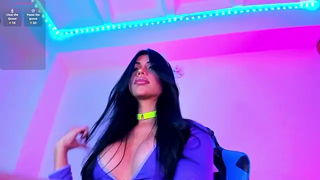 Snapshot of divinesalome chatting on 02-08-25, 08:53 divinesalome online show from 02-08-25, 08:53