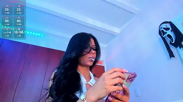 Snapshot of divinesalome chatting on 10-04-25, 07:45 divinesalome online show from 10-04-25, 07:45