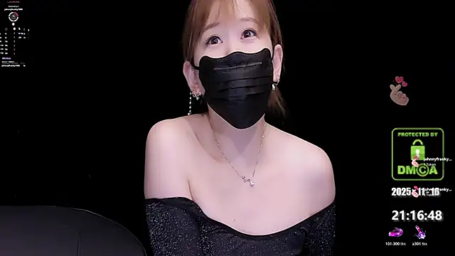 Snapshot of melia_Z chatting on 11-16-25, 01:17 melia Z online show from 11-16-25, 01:17