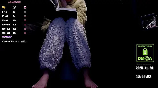 Snapshot of melia_Z chatting on 11-30-25, 07:45 melia Z online show from 11-30-25, 07:45