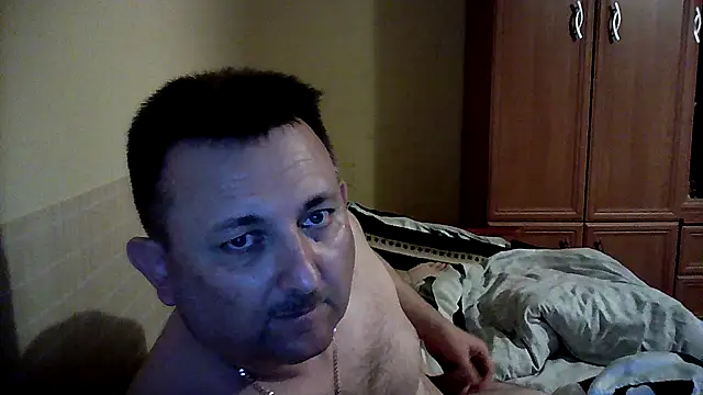 Snapshot of Novy73 chatting on 11-04-25, 10:42 Novy73 online show from 11-04-25, 10:42