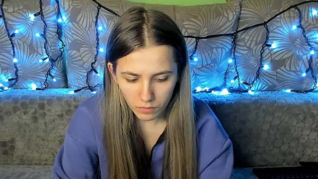 MaggieCake online show from 12-12-24, 03:43