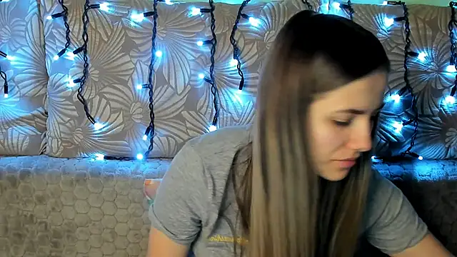 MaggieCake online show from 03-02-25, 05:44