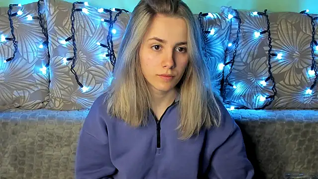 MaggieCake online show from 03-18-25, 01:32