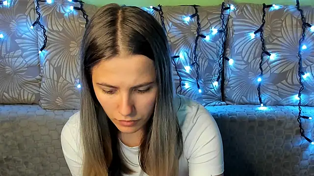 MaggieCake online show from 10-18-25, 02:03