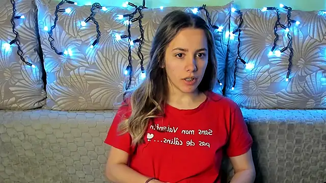 MaggieCake online show from 12-20-25, 04:41