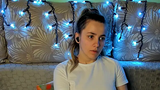 MaggieCake online show from 03-11-26, 02:28