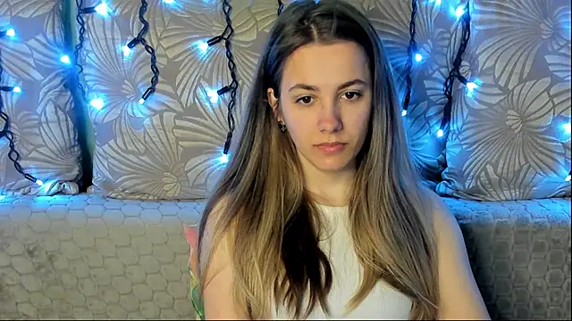 MaggieCake online show from 04-06-26, 04:57