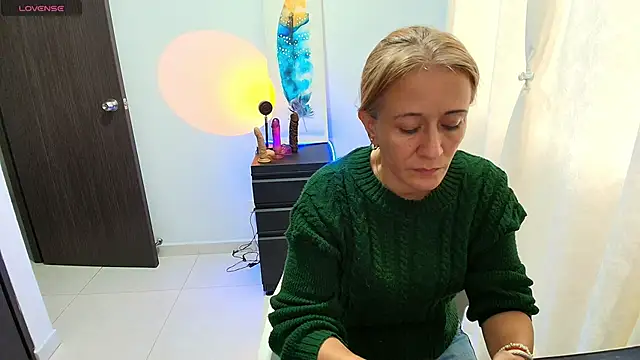 Snapshot of Naty_Stone chatting on 11-26-25, 09:27 Naty Stone online show from 11-26-25, 09:27