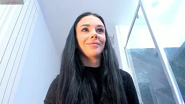 Snapshot of realhotfallingdevil chatting on 09-26-25, 09:02 realhotfallingdevil online show from 09-26-25, 09:02