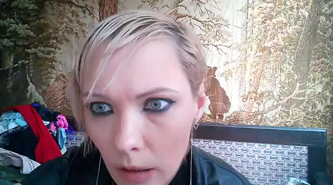 Snapshot of WildMissNiks chatting on 03-02-25, 10:35 WildMissNiks online show from 03-02-25, 10:35