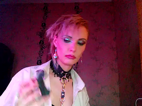 Snapshot of WildMissNiks chatting on 12-04-25, 08:23 WildMissNiks online show from 12-04-25, 08:23