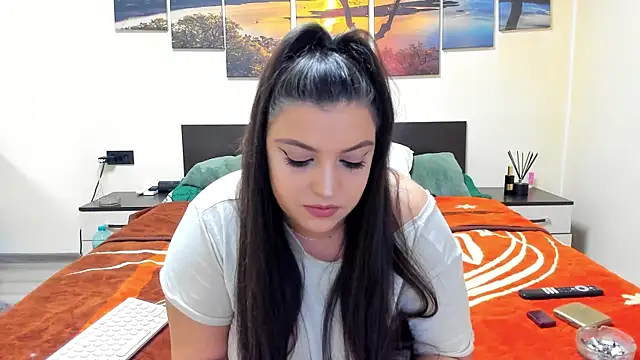 Snapshot of adelline chatting on 01-16-25, 12:55 adelline online show from 01-16-25, 12:55