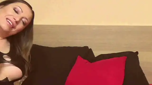 Snapshot of KendraLux chatting on 01-15-26, 09:18 KendraLux online show from 01-15-26, 09:18