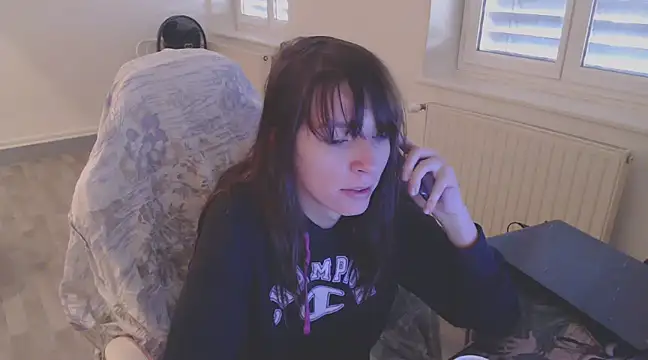 Snapshot of missthon0 chatting on 12-11-24, 11:19 missthon0 online show from 12-11-24, 11:19
