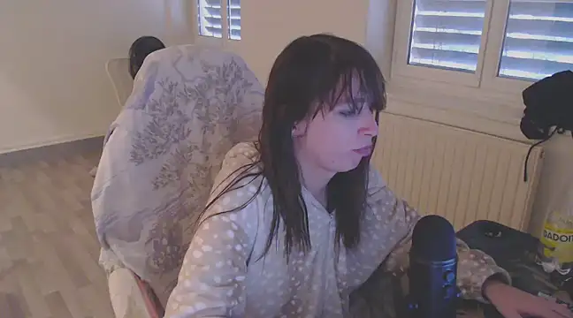 Snapshot of missthon0 chatting on 12-13-24, 01:55 missthon0 online show from 12-13-24, 01:55