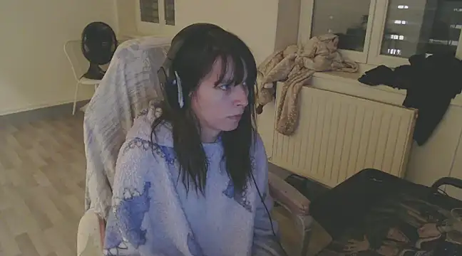 Snapshot of missthon0 chatting on 12-15-24, 05:53 missthon0 online show from 12-15-24, 05:53