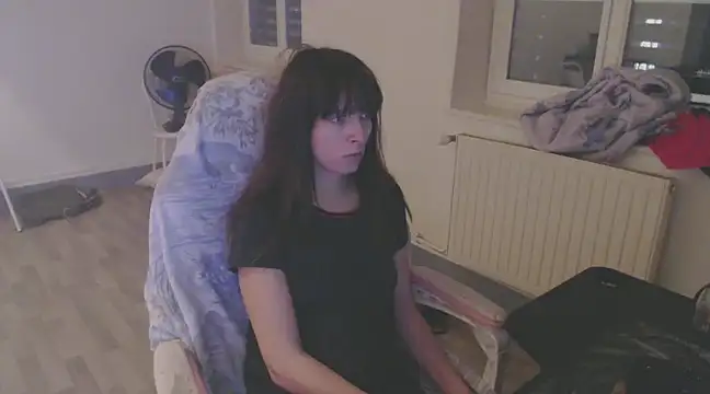 Snapshot of missthon0 chatting on 12-23-24, 04:39 missthon0 online show from 12-23-24, 04:39