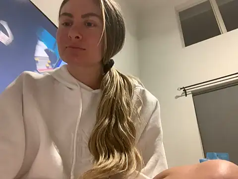 Alyssa rhoades online show from 01-24-25, 04:16