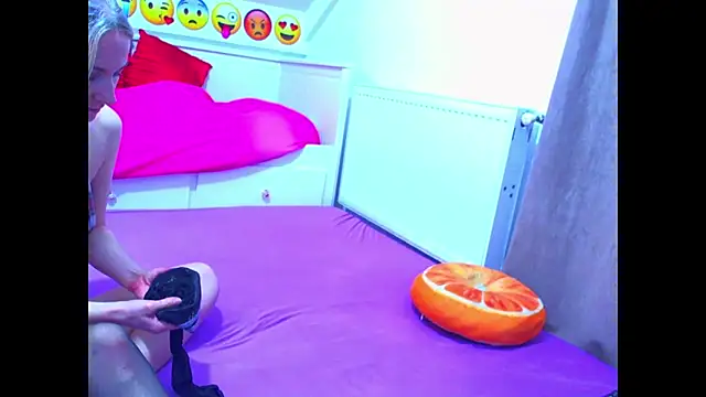 evehotty online show from 11-19-25, 08:09