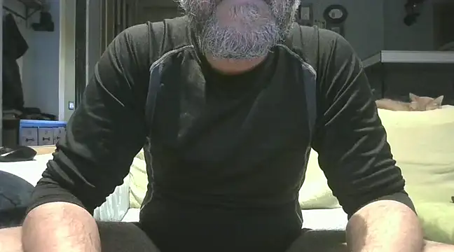 Snapshot of naked_bear chatting on 12-09-24, 05:08 naked bear online show from 12-09-24, 05:08